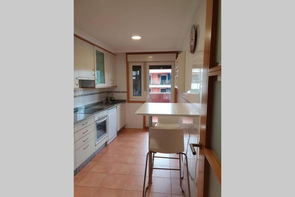 Apartamento Con Vistas Al Mar, Piscina Y Parking Apartment Sanxenxo Luaran gambar